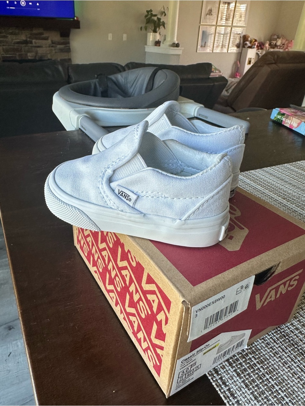 Vans Kids Slip On Canvas toddler baby Sneakers in white size 3 like new
